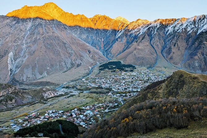 3-Day Hiking Group Tour in Kazbegi - The Kazbegi guesthouse and included meals