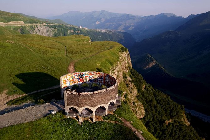 3-Day Hiking Group Tour in Kazbegi - Day two: Gergeti Trinity Church and the glacier route