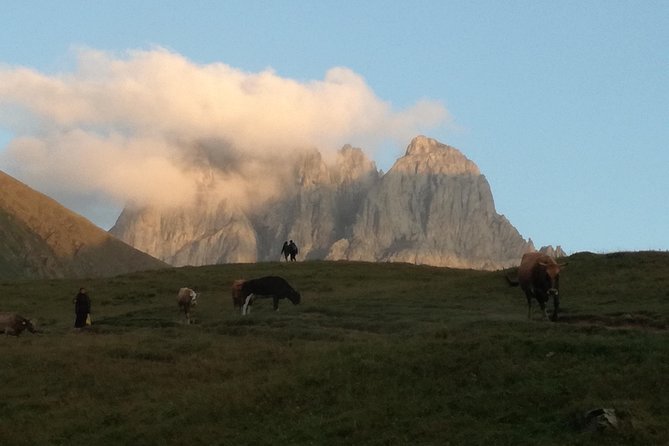 3-Day Hiking Group Tour in Kazbegi - How the group format affects the trip