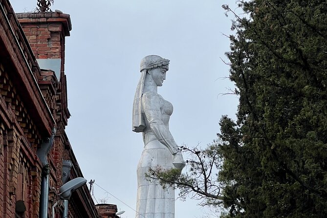 3-Hour Private Guided Walking Tour in Tbilisi - Mother of Kartli and a Soviet-era symbol