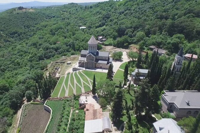 5 days and 4 nights. Hotel and group tours "Everything about Georgia. - Day four: Ananuri, Gudauri, and Gergeti Trinity Church