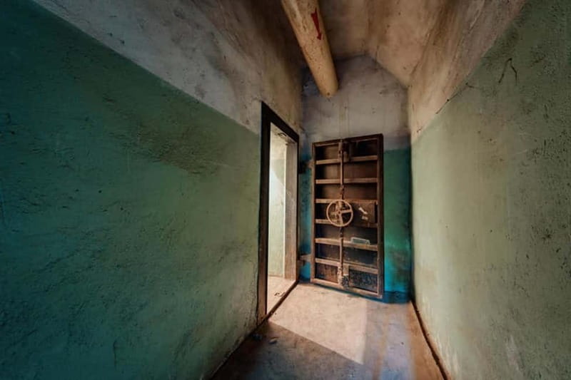 A Journey Through Abandoned Wonders - Tbilisi Urbex Tour - Key points about Tbilisi’s abandoned places