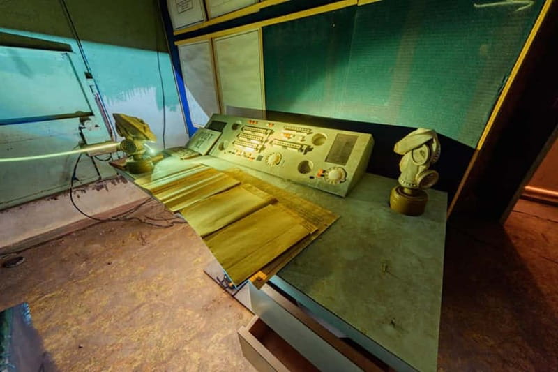 A Journey Through Abandoned Wonders - Tbilisi Urbex Tour - The abandoned laboratory: rooms with a working past