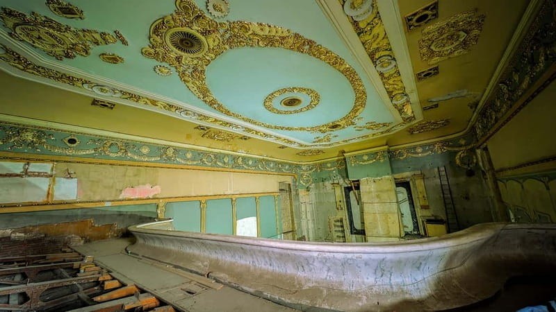 A Journey Through Abandoned Wonders - Tbilisi Urbex Tour - Meeting at Nadzaladevi and setting the pace