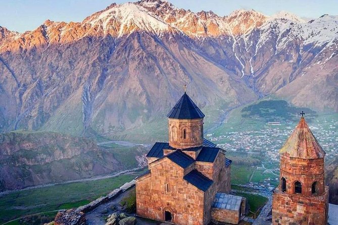 Adventure in Caucasus – Private Tour to Jinvali, Ananuri, Gudauri, Kazbegi - Ananuri’s towers and Aragvi gorge