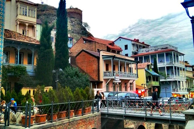 All-inclusive.Tour to Georgia for 5 days:Tbilisi, Kazbegi, culinary master-klass - Day 1: A gentle introduction through central Tbilisi
