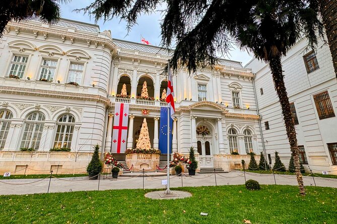 Alternative walking tour New Tiflis and backstreets - Fabrika and Tbilisi’s creative present