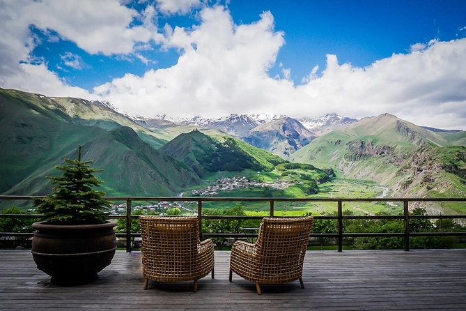 Amazing Day Trip Gudauri & Kazbegi With Lunch at Rooms Hotel from Tbilisi - Ananuri Fortress and Its Medieval Setting