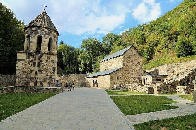 Bakuriani Ski Resort Private Day Tour from Tbilisi Snow Adventure - Why the Private Vehicle Makes a Difference