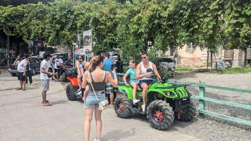 Batumi: Mountain Adjara Tour & Traditional Georgian Feast - What private touring changes