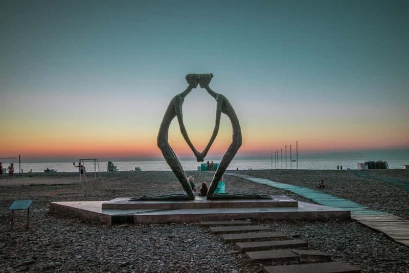 Best Of Batumi: Private, Guided Walking Tour in the City - Ali and Nino, Batumi’s moving symbol of love