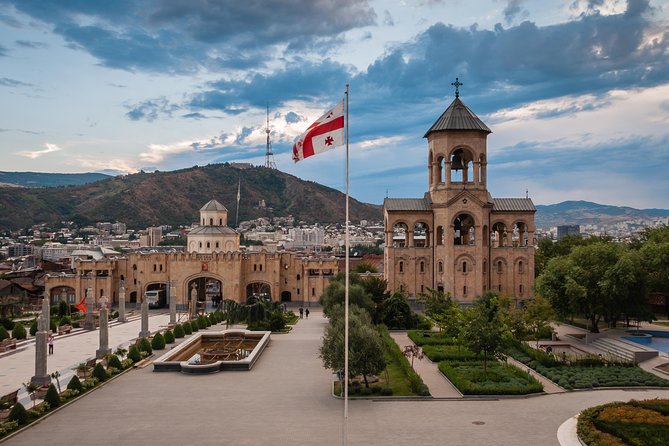 Best of Georgia - 3 or 4 days private tour with transfers and guide - Two hours to wander Tbilisi’s old lanes