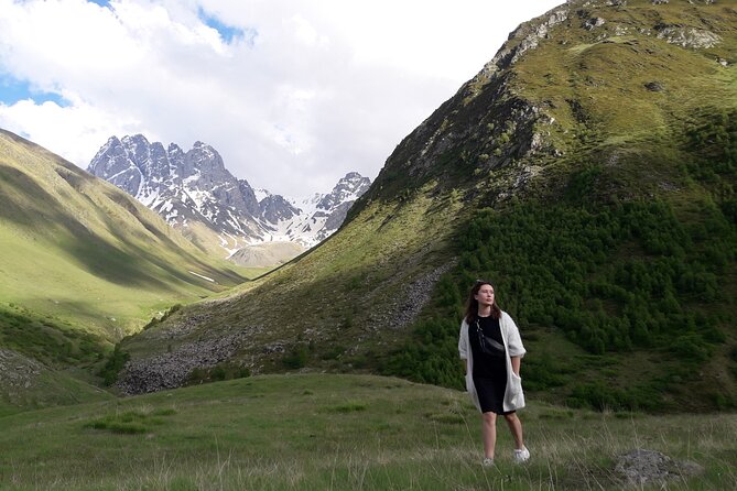 Caucasus mountains full day Private Tour Ananuri-Gudauri-Kazbegi - Gudauri and the complicated Friendship Monument