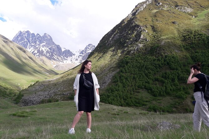 Caucasus mountains full day Private Tour Ananuri-Gudauri-Kazbegi - Stepantsminda and the climb to Gergeti Trinity Church