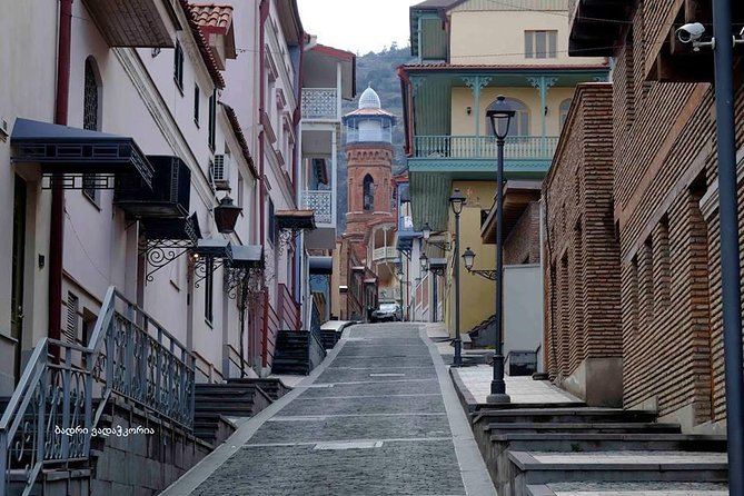 Classic Tbilisi Walking Tour - Descending into Abanotubani and Meidan Square