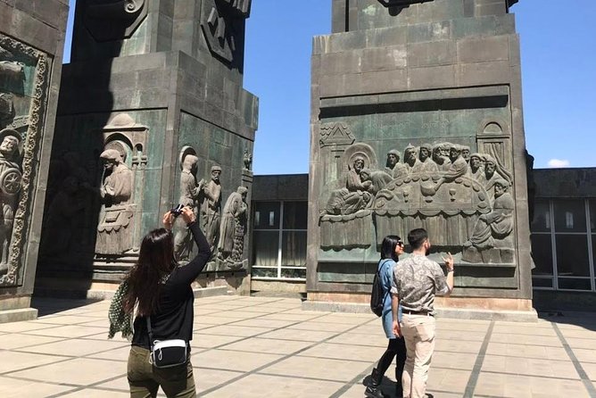 Concrete Giants Tour - Soviet apartments, mosaics, and everyday buildings