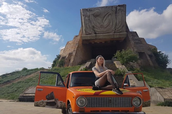 Concrete Giants Tour - The Chronicles of Georgia and its huge stone panels