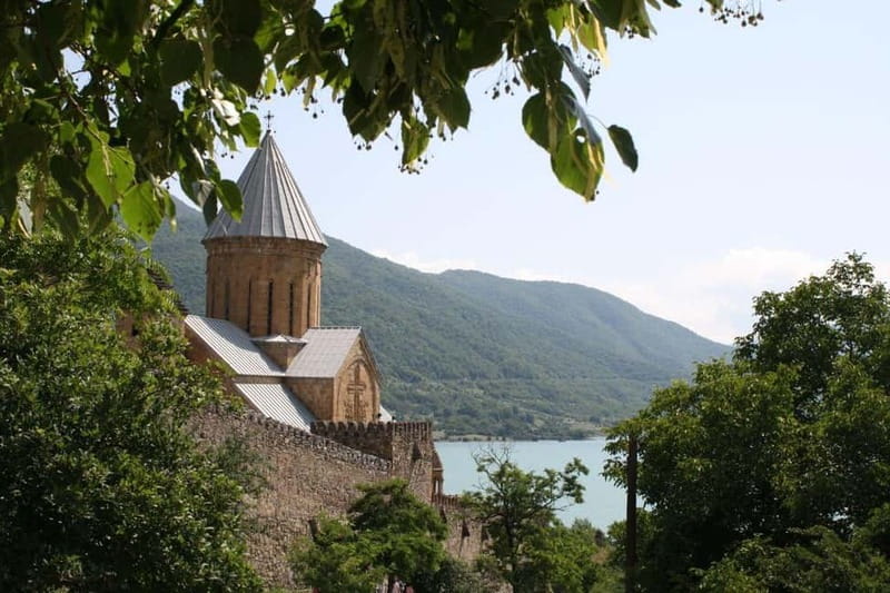 Day Trip To Kazbegi, Gudauri, Ananuri (From Tbilisi) - Zhinvali Reservoir: turquoise water and a quick first stop
