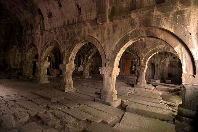 Discover Armenia: Tbilisi-Haghpat-Dilijan-Sevan-Yerevan-Tbilisi - Republic Square and the final city impression
