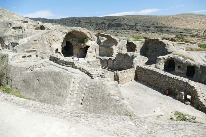 From Kutaisi: Gori and Uplistsikhe Cave town Guided Tour - Surami’s coffee and nazuki stop