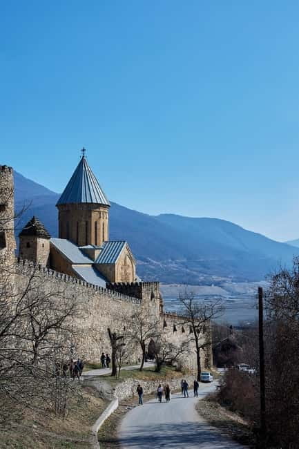 From Tbilisi: Ananuri, Gudauri, and Kazbegi Tour with Guide - Gudauri’s Friendship Arch at 2,380 meters