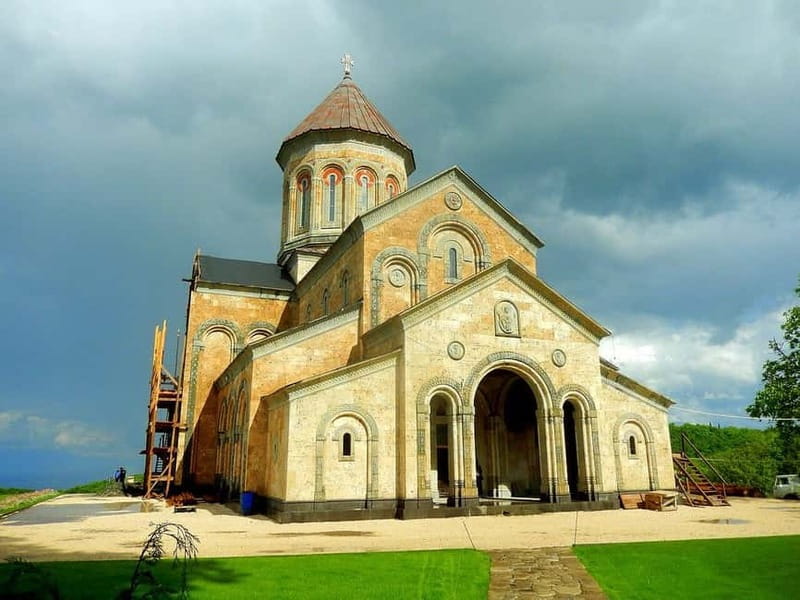From Tbilisi: Bodbe, Sighnaghi and Telavi Day Trip - Badiauri and the road into wine country