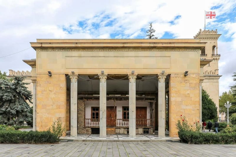 From Tbilisi:FullDay Tour to Mtskheta,Jvari,Gori&Uplistsikhe - What the guide service adds