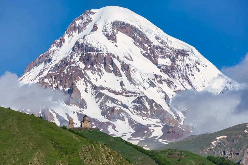 From Tbilisi: Guided Day Trip to Ananuri, Gudauri, & Kazbegi - Gudauri and the Friendship Monument