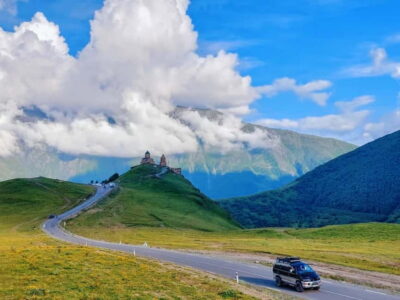 Kakheti and Kazbegi 2-Day 4X4 Jeep Tour pack