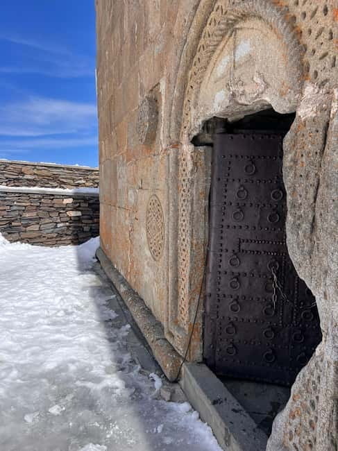 From Tbilisi: Kazbegi Day Trip with Ananuri & Gudauri - Zhinvali Reservoir: a bright first stop