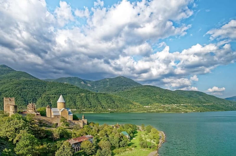 From Tbilisi: Private Kazbegi Tour - Zhinvali Reservoir: a quick mountain photo stop