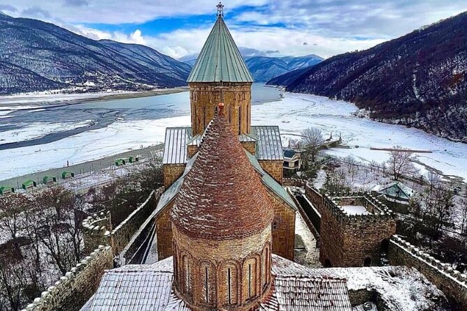 From Tbilisi to Gudauri Ski Resort, Zhinvali, Ananuri Day Trip - Pasanauri is the practical lunch pause