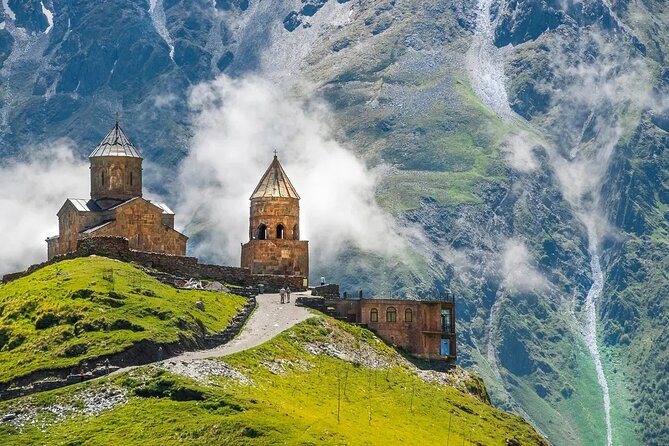 Full-day Tour in Tbilisi, Anauri, Gudauri, and Kazbegi - Why a private guide changes the experience