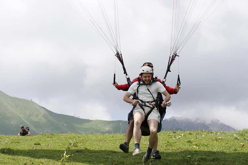 Georgia: Paragliding tandem flight in Gudauri with video - The launch: a short moment that feels big