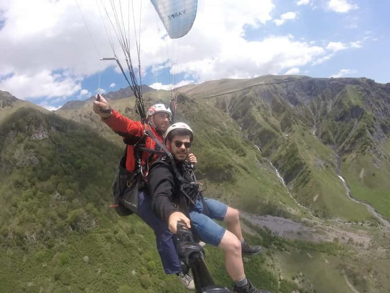 Georgia: Paragliding tandem flight in Gudauri with video - Who should book this Gudauri flight?