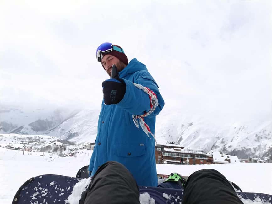 Gudauri: Snowboard/Ski Instructors - How couples and small groups learn together