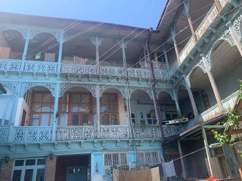Historical walking tour of Tbilisi - Six details that shape the experience