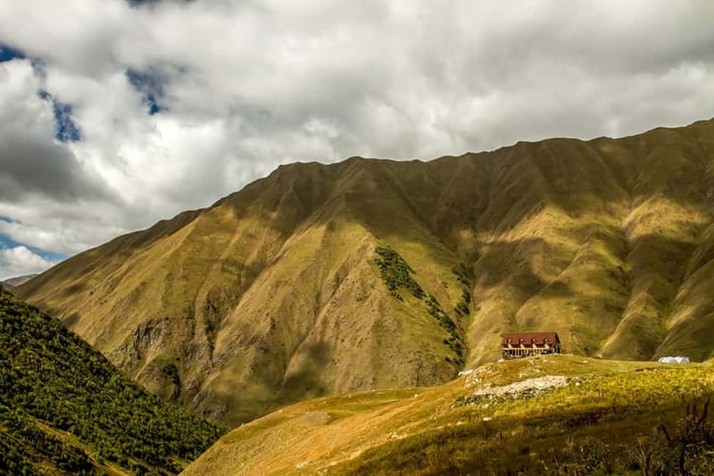Juta: One Day Trip Hiking Towards Chaukhi Mountains - Ananuri Church and Fortress, a worthwhile first stop