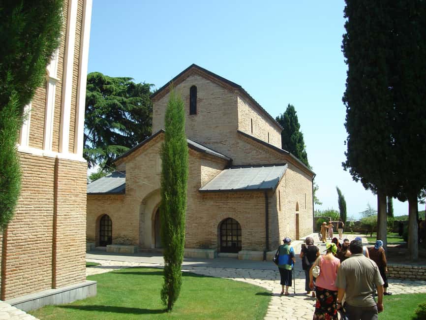Kakheti. Sighnagi, Bodbe. Kindzmarauli Corporation. Telavi - Sighnaghi, the City of Love