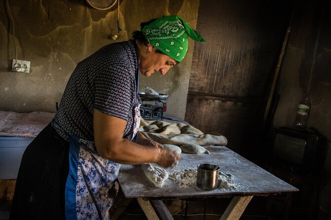 Kakheti - Small wineries and family-cooked lunch • Private tour - Badiauri brings warm bread and local cheese