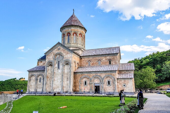 Kakheti Wine Tour for beginners - 3 wineries - Bread, cheese, and Badiauri’s village tradition