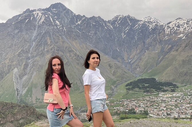 Kazbegi.All inclusive tour in Caucasus mountains - Pasanauri and the Aragvi River: food with a view