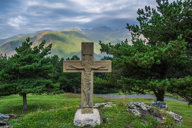Kazbegi and Khinkali - the ultimate mountain experience tour - Gudauri and two to three hours of choice