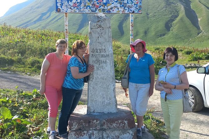 Kazbegi Day Tour with Guide - Zhinvali Reservoir: a quick blue-water pause