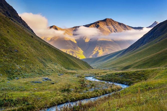 Kazbegi Day trip - What the guides add to the day