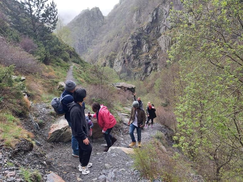 Kazbegi: Gveleti Waterfall Guided Hike - A short outing with a proper mountain feel