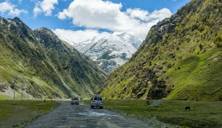 Kazbegi: Juta Valley Day Trip with 4WD Transport - Walking through meadows and alpine streams