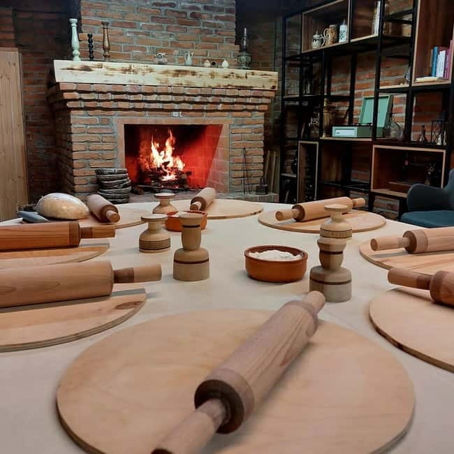 Kutaisi: Georgian Traditional Food Masterclass at family - Shaping khinkali without wasting the good part