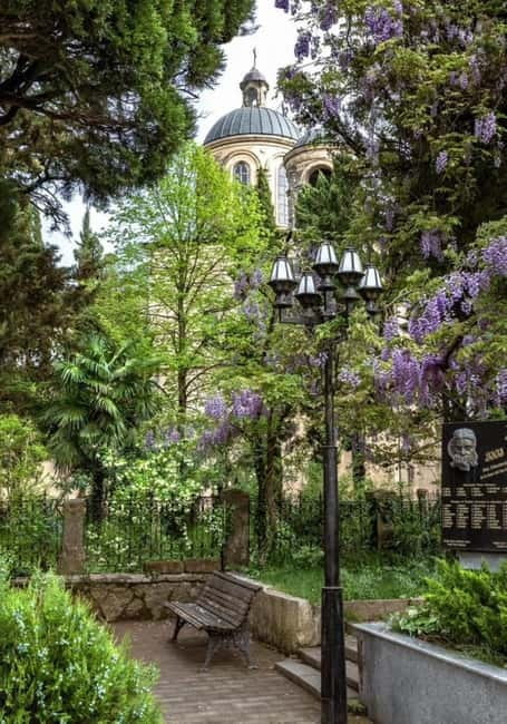 Kutaisi: Historic Walking Tour with Guide, 3 Hours - Key points to know before you book