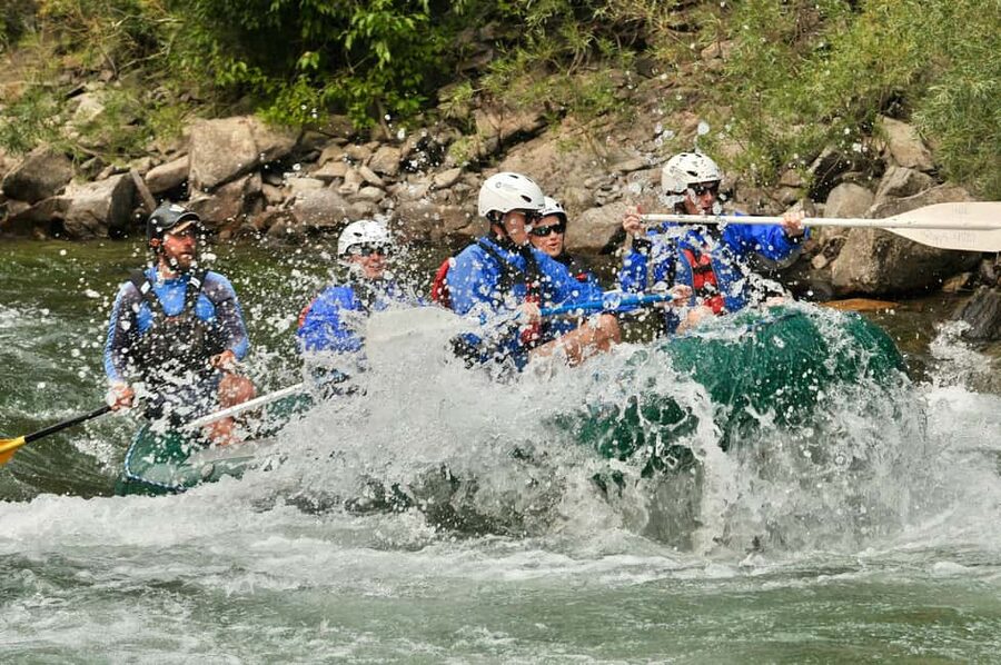 Kutaisi: Rioni River Rafting Tour with Transfer - What to pack for a wet half-day